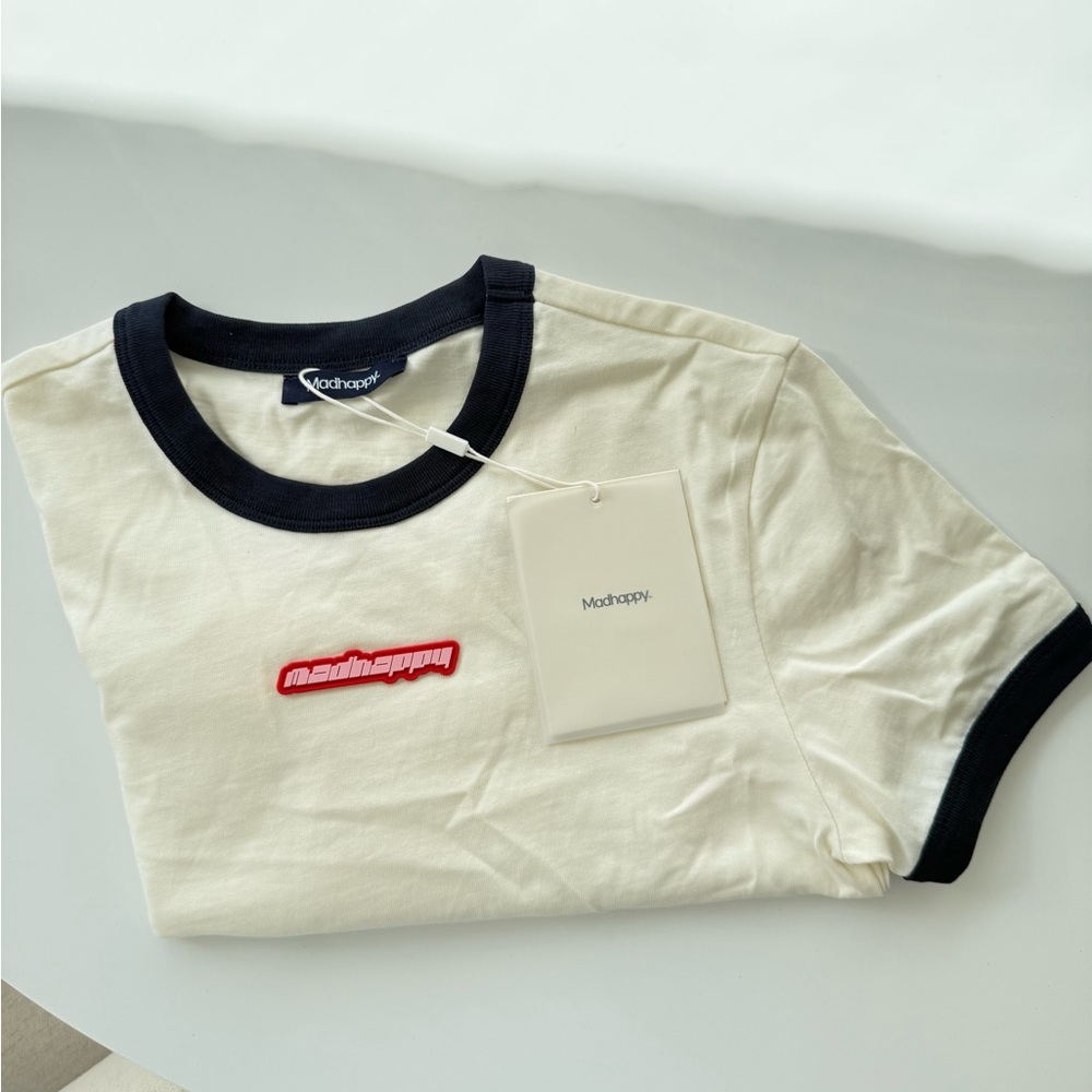 MADHAPPY tee